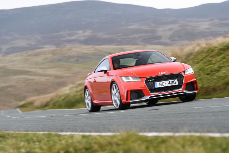  Audi TT RS Coupe (8S) 2016 года  (UK) (фото 14 из 40)